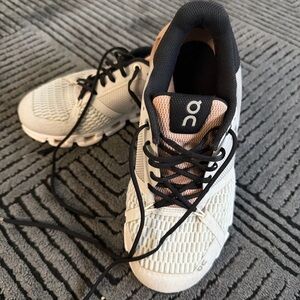 On Running Cloud Women’s Running Shoes Gray, Black, Sand Size W6.5